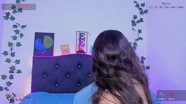 Snapshot of Mxss_Honey chatting on 03.08.25 Mxss Honey online show from 03.08.25