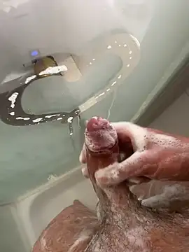 Snapshot of YoungCouple0604 chatting on 10.07.25 YoungCouple0604 online show from 10.07.25