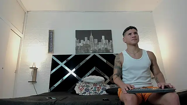 nakedfoam1 online show from 11.18.25