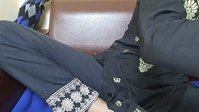 Srabontii online show from 11.11.25