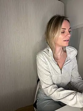 Snapshot of Milla__one chatting on 12.20.25 Milla one online show from 12.20.25