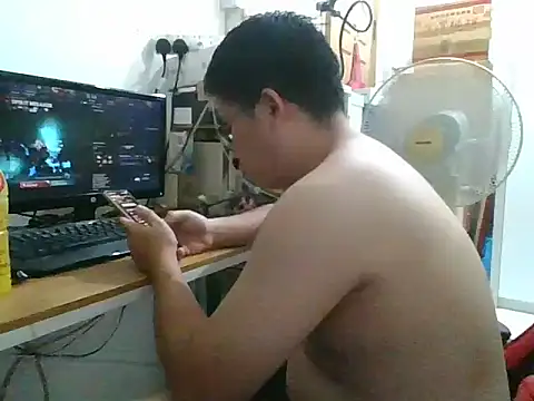 Snapshot of shyboymasturbation chatting on 12.24.24 shyboymasturbation online show from 12.24.24