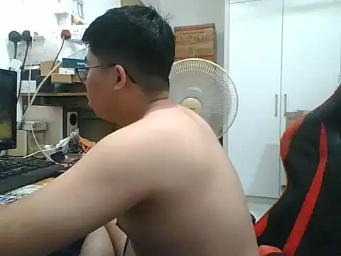 Snapshot of shyboymasturbation chatting on 01.14.25 shyboymasturbation online show from 01.14.25