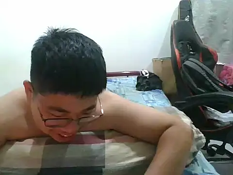 Snapshot of shyboymasturbation chatting on 01.14.25 shyboymasturbation online show from 01.14.25