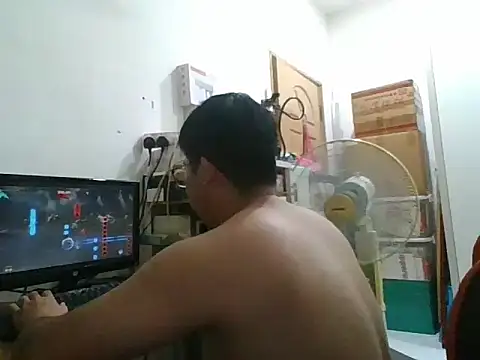 Snapshot of shyboymasturbation chatting on 01.28.25 shyboymasturbation online show from 01.28.25