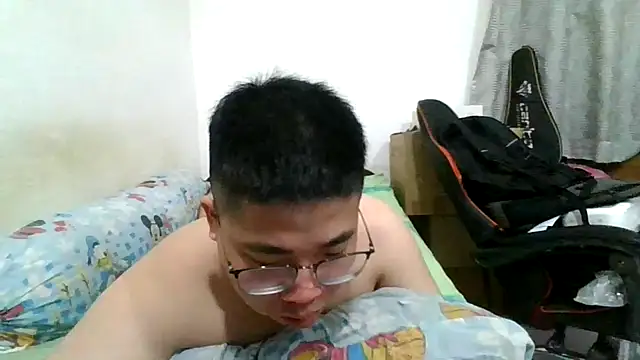 Snapshot of shyboymasturbation chatting on 10.23.25 shyboymasturbation online show from 10.23.25