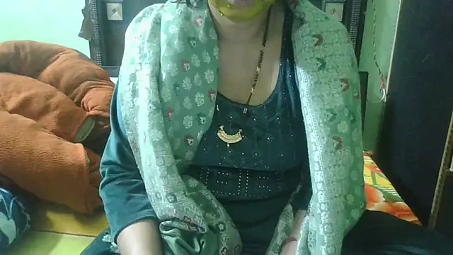 Snapshot of couplesuni chatting on 11.14.25 couplesuni online show from 11.14.25