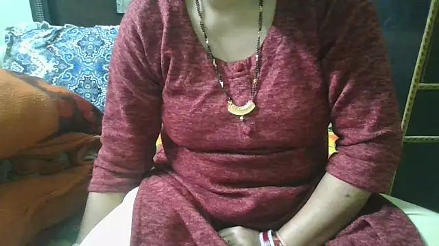 Snapshot of couplesuni chatting on 11.23.25 couplesuni online show from 11.23.25