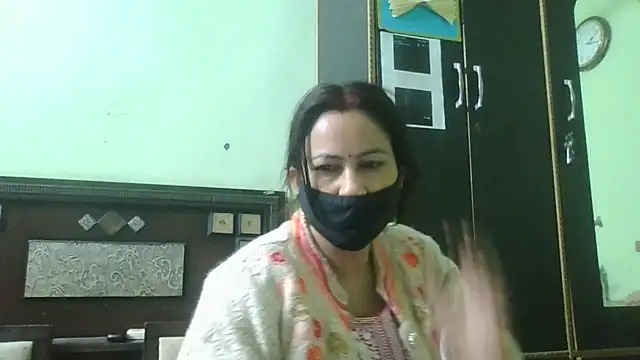 Snapshot of couplesuni chatting on 12.05.25 couplesuni online show from 12.05.25