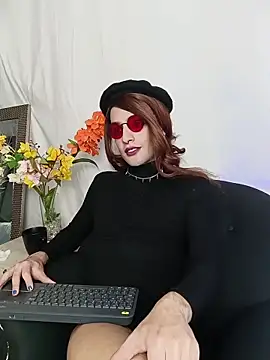 Snapshot of LukaCastillo chatting on 11.07.25 LukaCastillo online show from 11.07.25