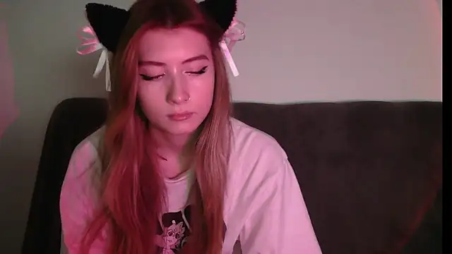 ErikaShyy online show from 12.12.24