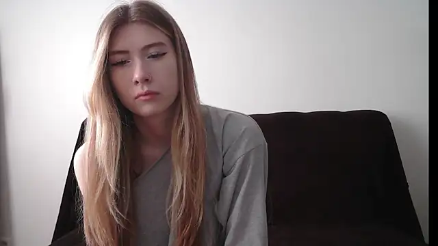 ErikaShyy online show from 09.23.25