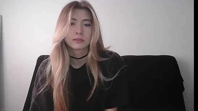 ErikaShyy online show from 10.10.25