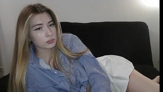 ErikaShyy online show from 03.04.26