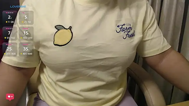 Snapshot of Alexandra007 chatting on 11.30.25 Alexandra007 online show from 11.30.25