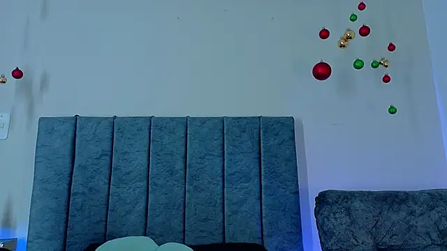 Snapshot of GabrielaMK chatting on 11.22.25 GabrielaMK online show from 11.22.25