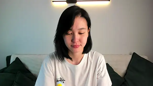 Lola Peach online show from 10.01.25