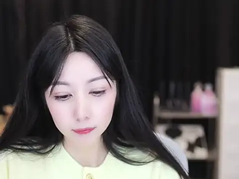 Snapshot of Nuyoah-77 chatting on 11.09.25 Nuyoah-77 online show from 11.09.25