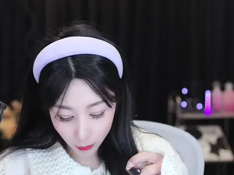 Nuyoah-77 online show from 01.13.26