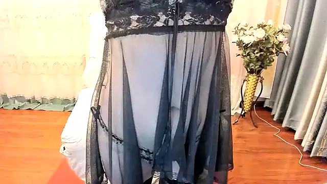 Snapshot of Pennyee chatting on 12.01.25 Pennyee online show from 12.01.25