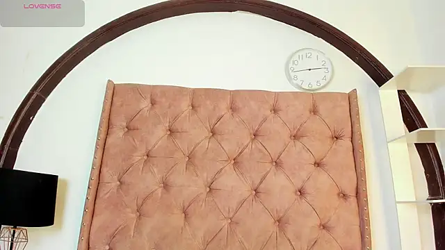 Snapshot of LadyAvalon chatting on 01.26.25 LadyAvalon online show from 01.26.25