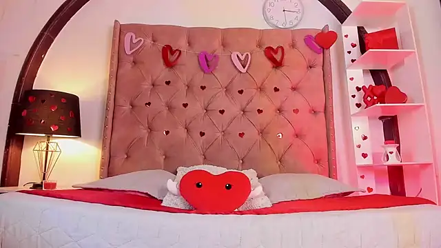 Snapshot of LadyAvalon chatting on 02.09.25 LadyAvalon online show from 02.09.25