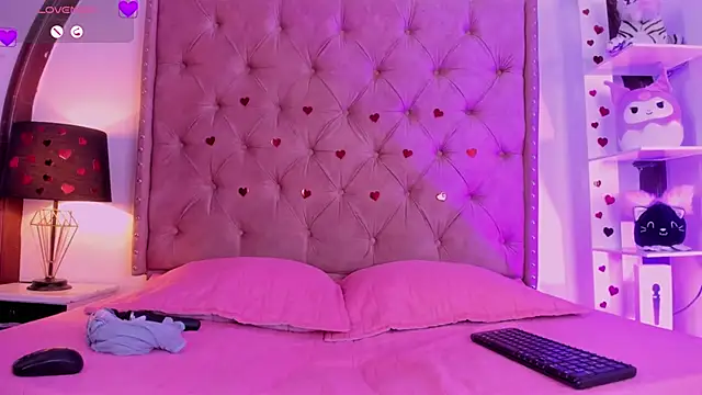 Snapshot of LadyAvalon chatting on 02.18.25 LadyAvalon online show from 02.18.25