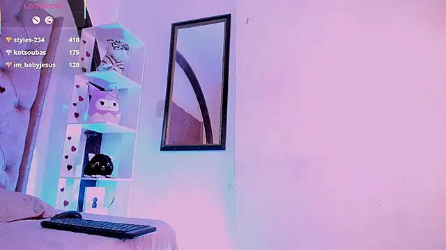 Snapshot of LadyAvalon chatting on 02.21.25 LadyAvalon online show from 02.21.25