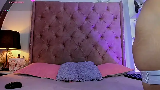 Snapshot of LadyAvalon chatting on 03.18.25 LadyAvalon online show from 03.18.25