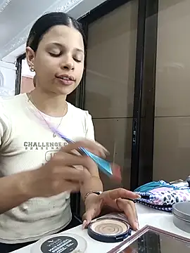 Snapshot of LadyAvalon chatting on 10.11.25 LadyAvalon online show from 10.11.25