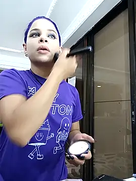 Snapshot of LadyAvalon chatting on 11.20.25 LadyAvalon online show from 11.20.25