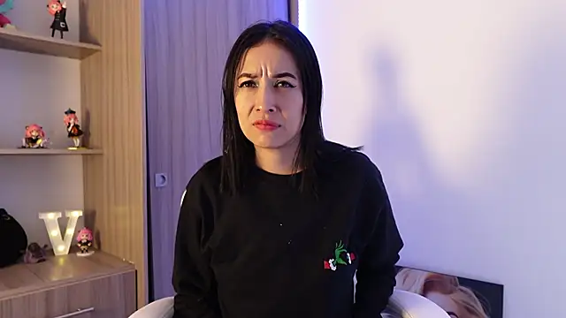 Snapshot of ValeriaCox chatting on 03.13.25 ValeriaCox online show from 03.13.25