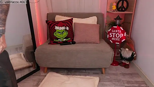 Snapshot of ValeriaCox chatting on 12.02.25 ValeriaCox online show from 12.02.25