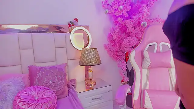 Mia Jansen online show from 12.15.24