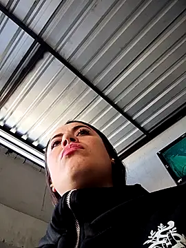 Snapshot of Lesly_10- chatting on 11.07.25 Lesly 10- online show from 11.07.25