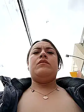 Snapshot of Lesly_10- chatting on 11.25.25 Lesly 10- online show from 11.25.25