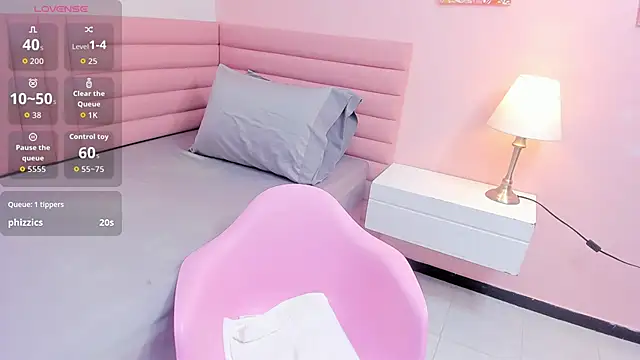 Snapshot of kae_styles chatting on 11.04.25 kae styles online show from 11.04.25