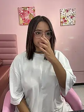 Snapshot of kae_styles chatting on 12.05.25 kae styles online show from 12.05.25