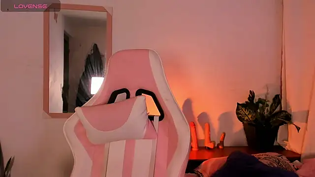 adriannyp 1 online show from 10.31.25