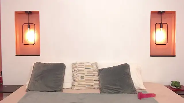 Miley Collins online show from 12.14.24