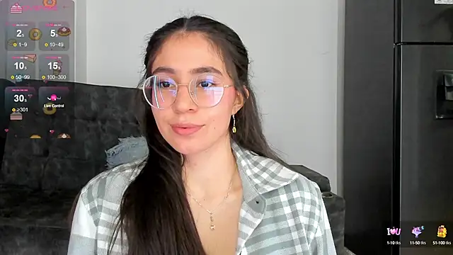 emmadiaz1 online show from 12.31.24