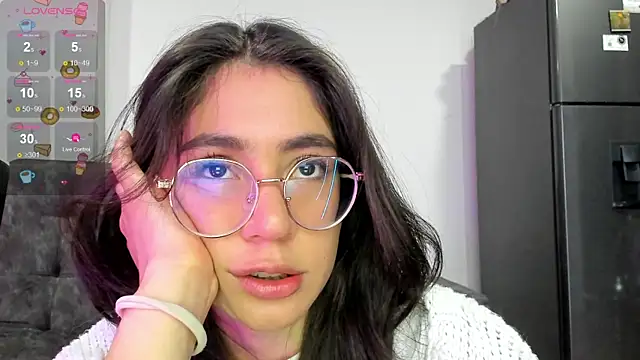 emmadiaz1 online show from 01.10.25