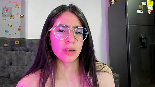 emmadiaz1 online show from 01.16.25