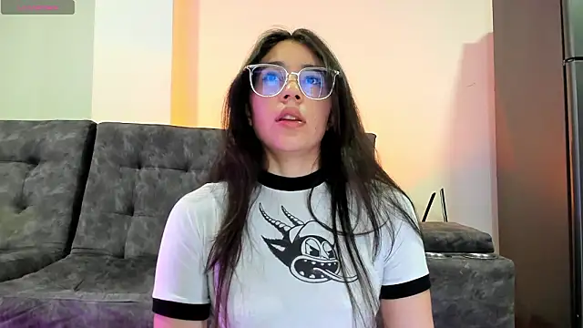 Snapshot of emmadiaz1 chatting on 02.23.26 emmadiaz1 online show from 02.23.26