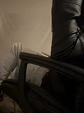 Snapshot of SluttyLyfe4L chatting on 01.15.25 SluttyLyfe4L online show from 01.15.25