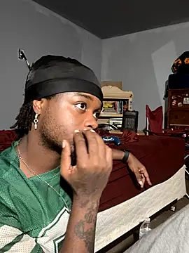 Snapshot of SluttyLyfe4L chatting on 10.20.25 SluttyLyfe4L online show from 10.20.25