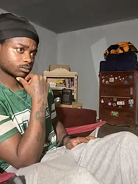 Snapshot of SluttyLyfe4L chatting on 10.21.25 SluttyLyfe4L online show from 10.21.25