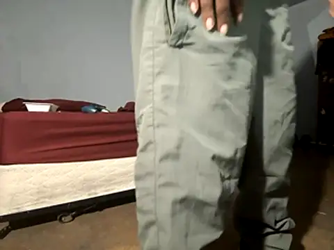 Snapshot of SluttyLyfe4L chatting on 10.26.25 SluttyLyfe4L online show from 10.26.25