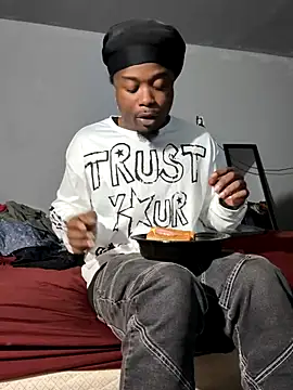 Snapshot of SluttyLyfe4L chatting on 11.06.25 SluttyLyfe4L online show from 11.06.25