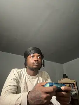 Snapshot of SluttyLyfe4L chatting on 11.13.25 SluttyLyfe4L online show from 11.13.25